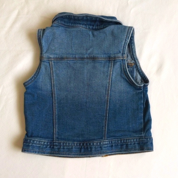 old navy denim jean vest with daisy patch 2T toddler girls - Picture 7 of 7